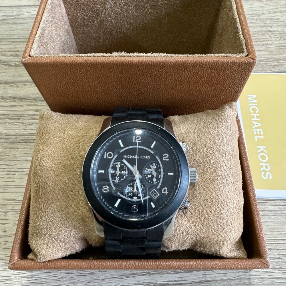 Michael Kors Mens Runway Silicone  Watch - Picture 2 of 4